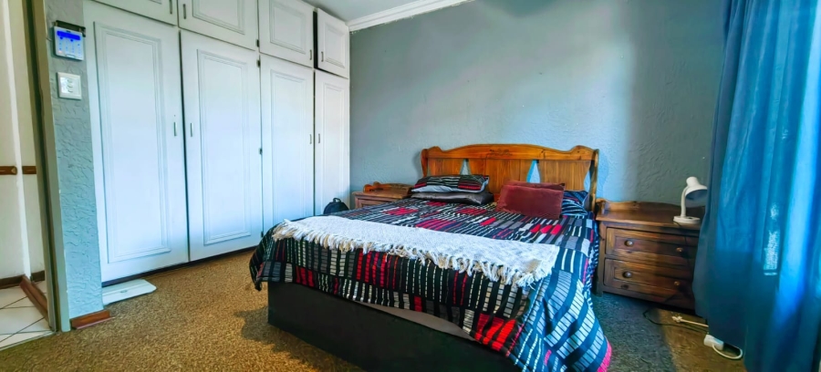 4 Bedroom Property for Sale in Miederpark North West